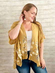  SPRING DAISY WOVEN KIMONO WITH MATCHING EARRINGS