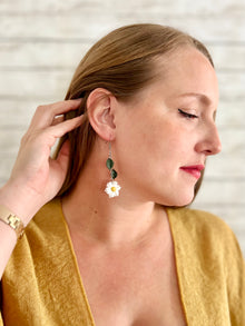  DAISY DANGLE CLAY EARRINGS