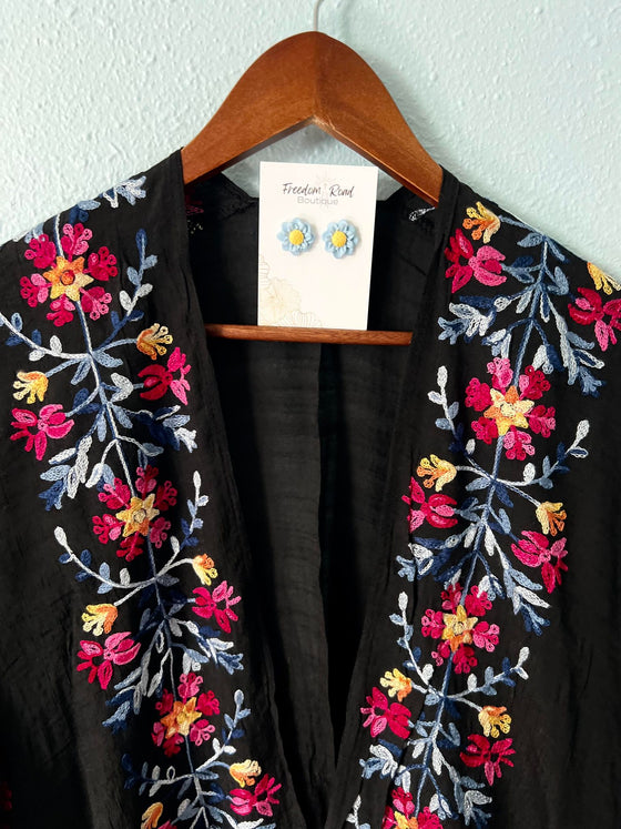 FLOWER EMBROIDERED KIMONO WITH MATCHING EARRINGS